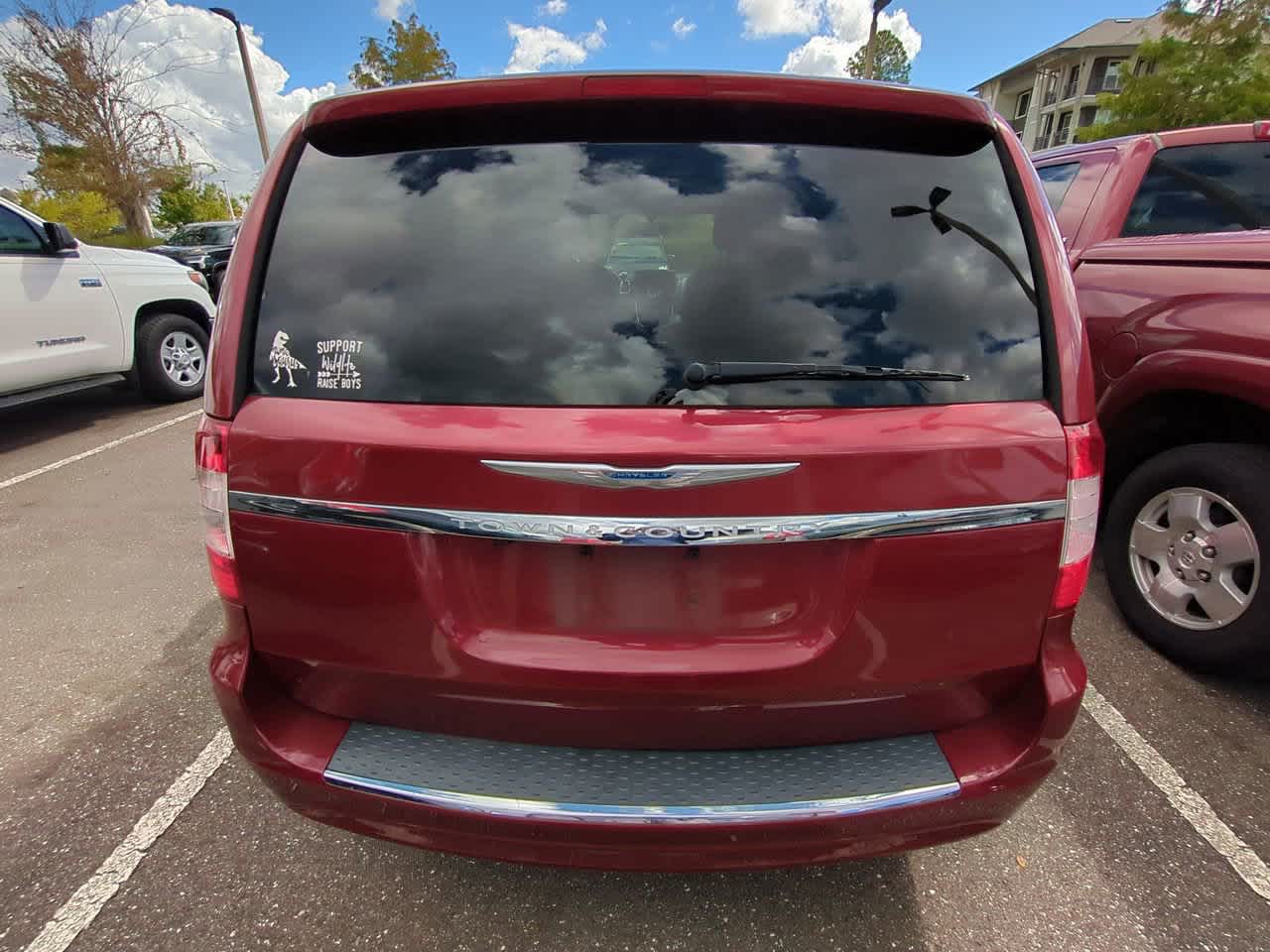 Thumbnail: 2016 Chrysler Town & Country - 6