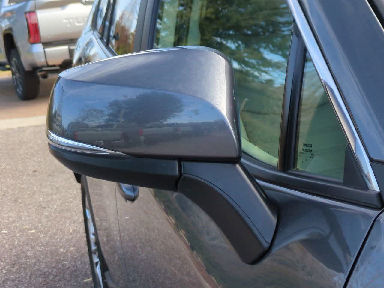 Thumbnail: 2022 Toyota RAV4 - 12