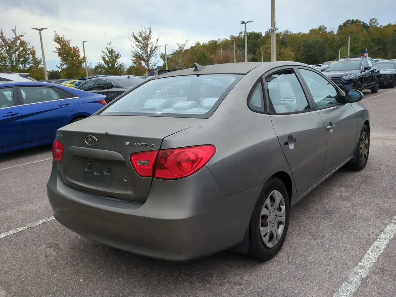 Thumbnail: 2009 Hyundai Elantra - 4
