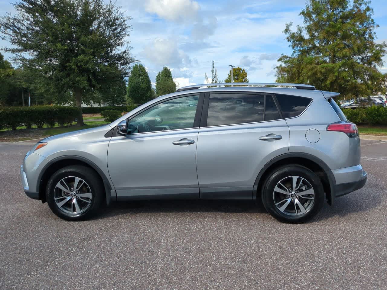 Thumbnail: 2016 Toyota RAV4 - 3