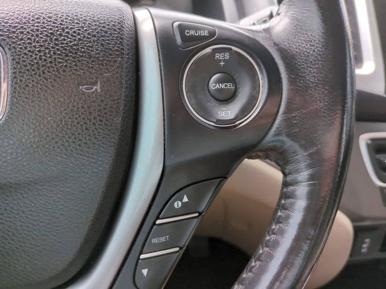 Thumbnail: 2017 Honda Pilot - 26