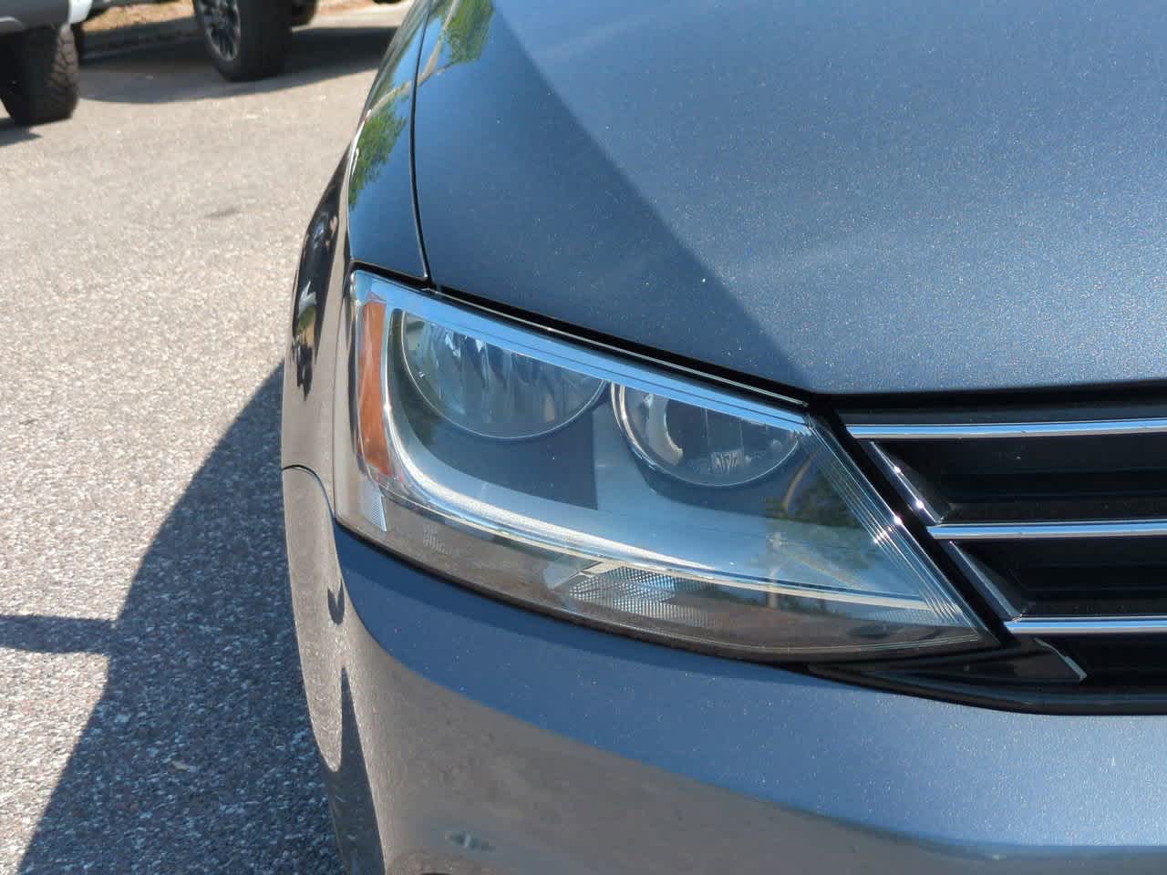 Thumbnail: 2015 Volkswagen Jetta - 10
