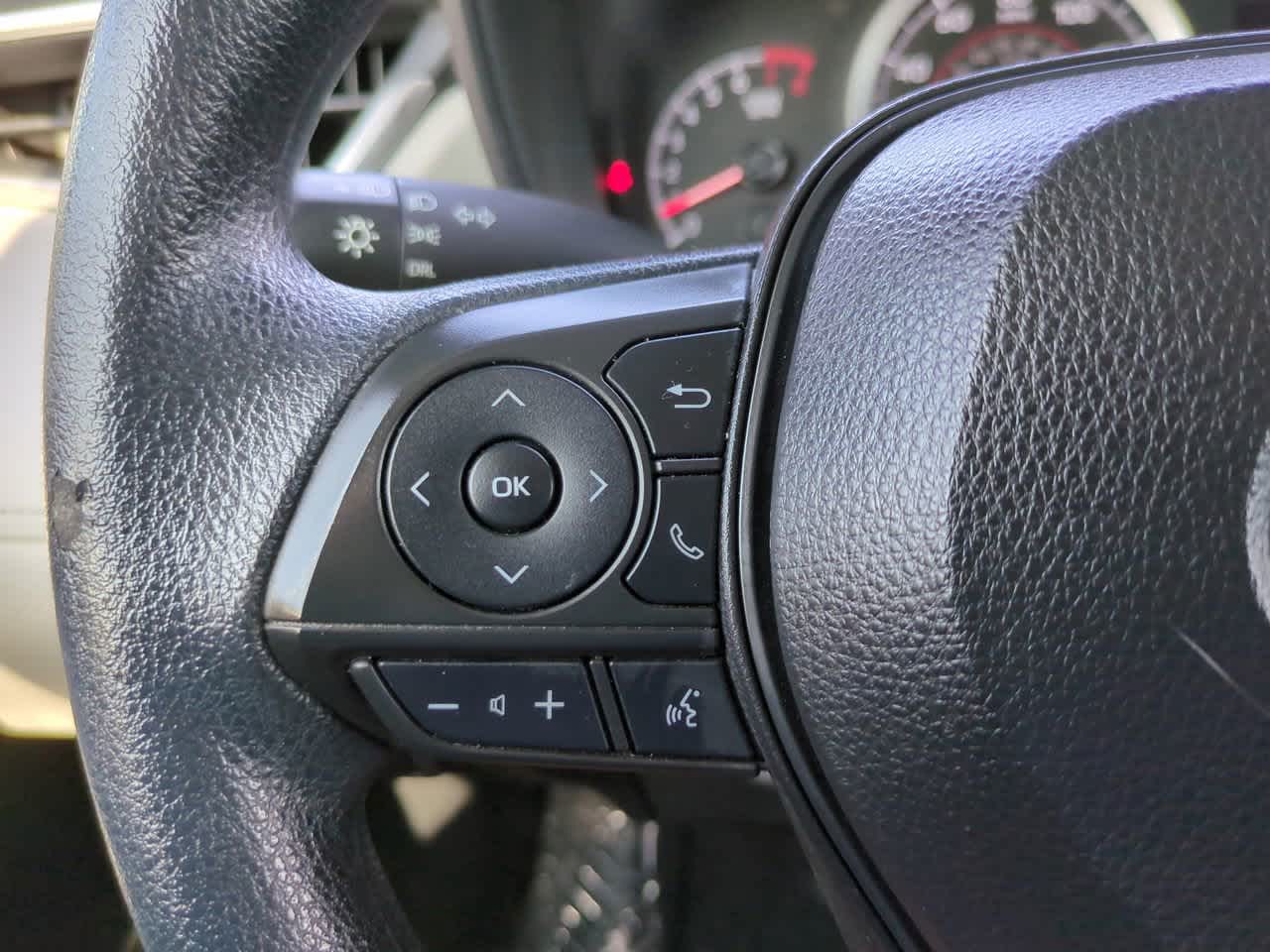 Thumbnail: 2022 Toyota Corolla Cross - 22