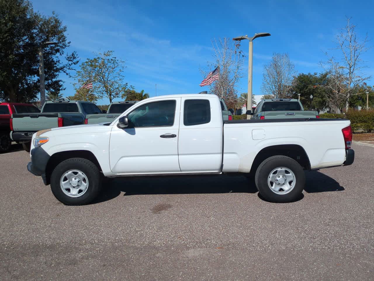 Thumbnail: 2017 Toyota Tacoma - 3