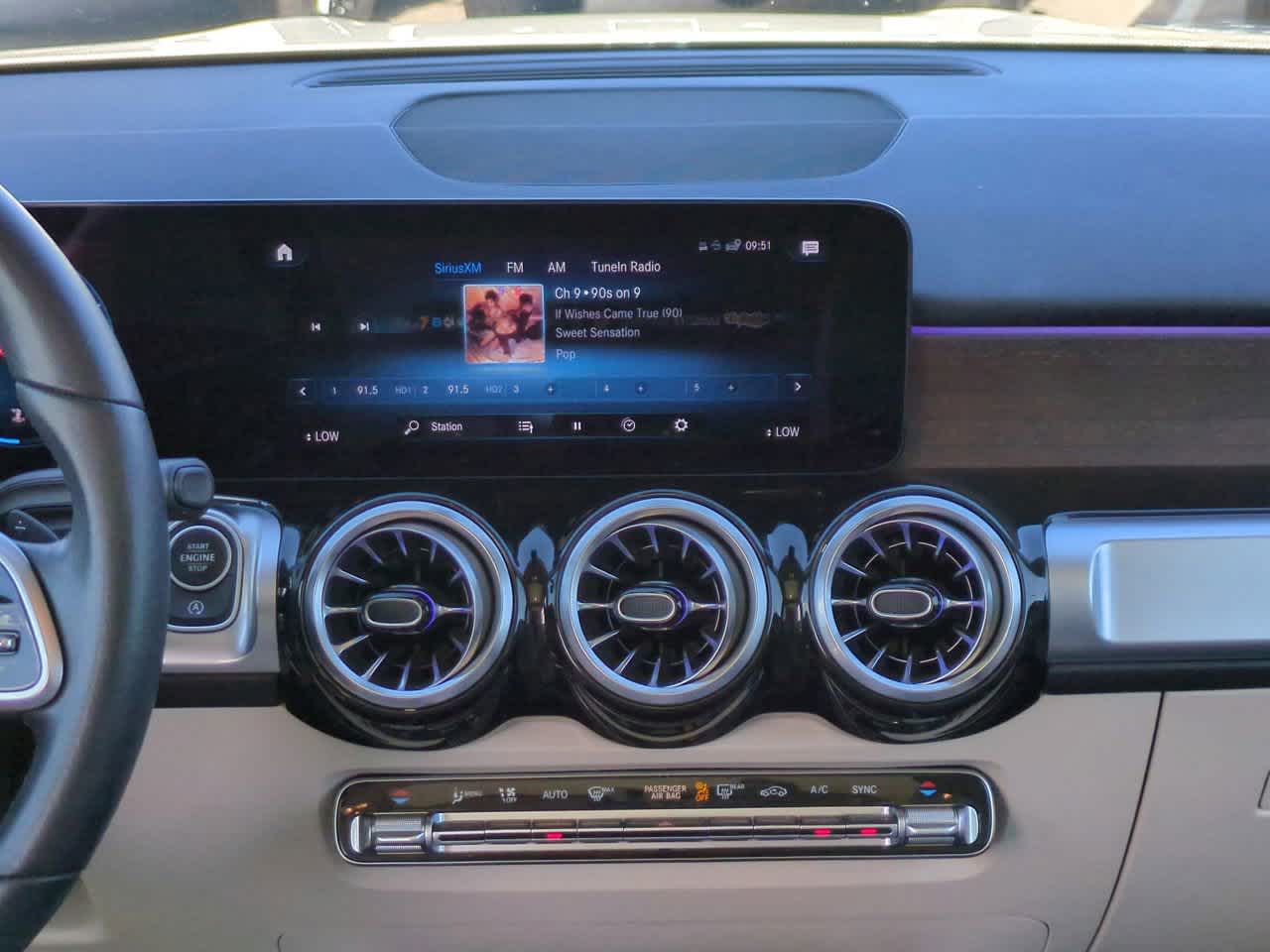 Thumbnail: 2023 Mercedes-Benz GLB - 17