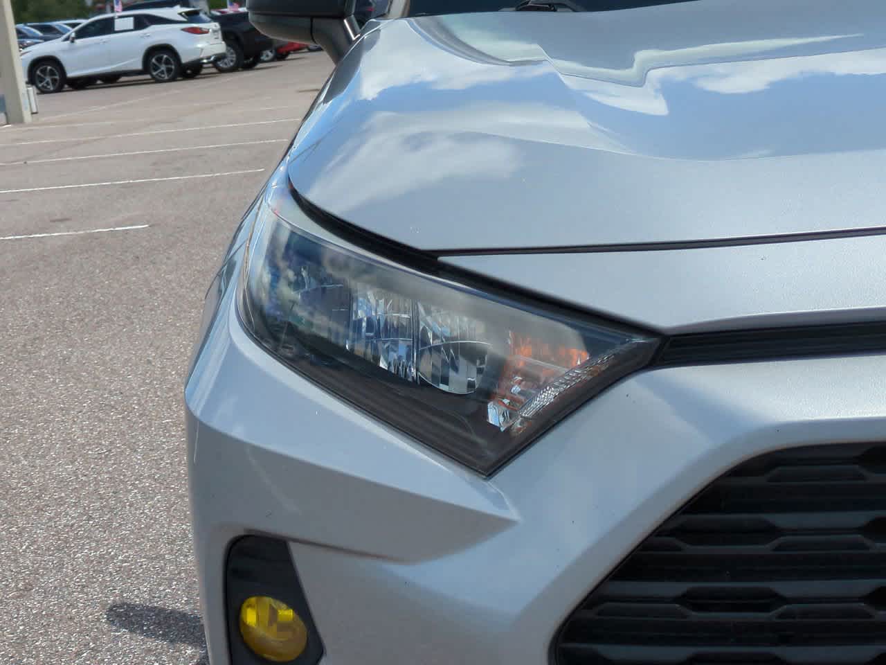 2019 Toyota RAV4 LE 10