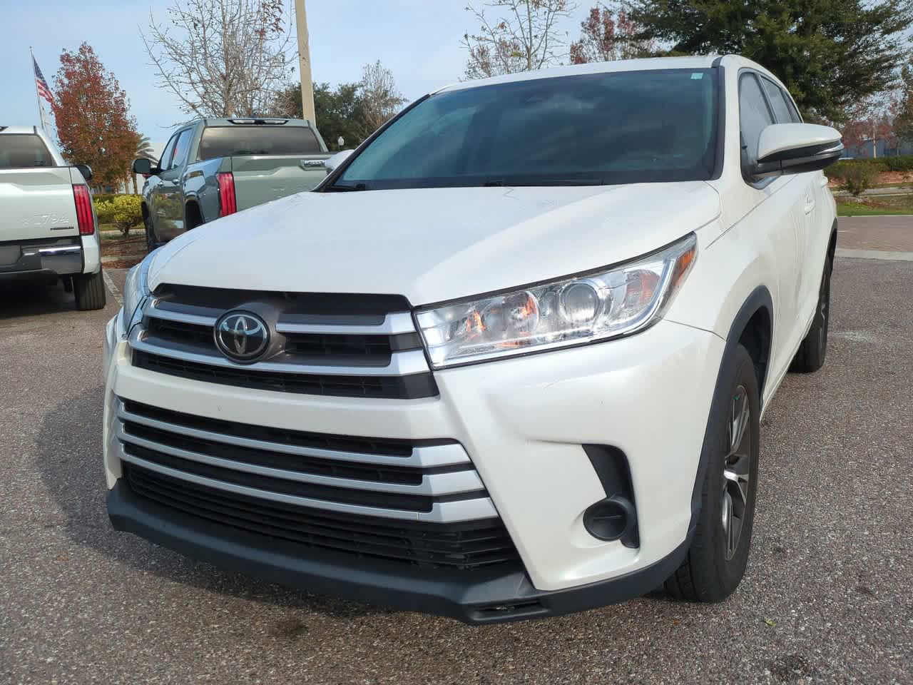 Thumbnail: 2018 Toyota Highlander - 2