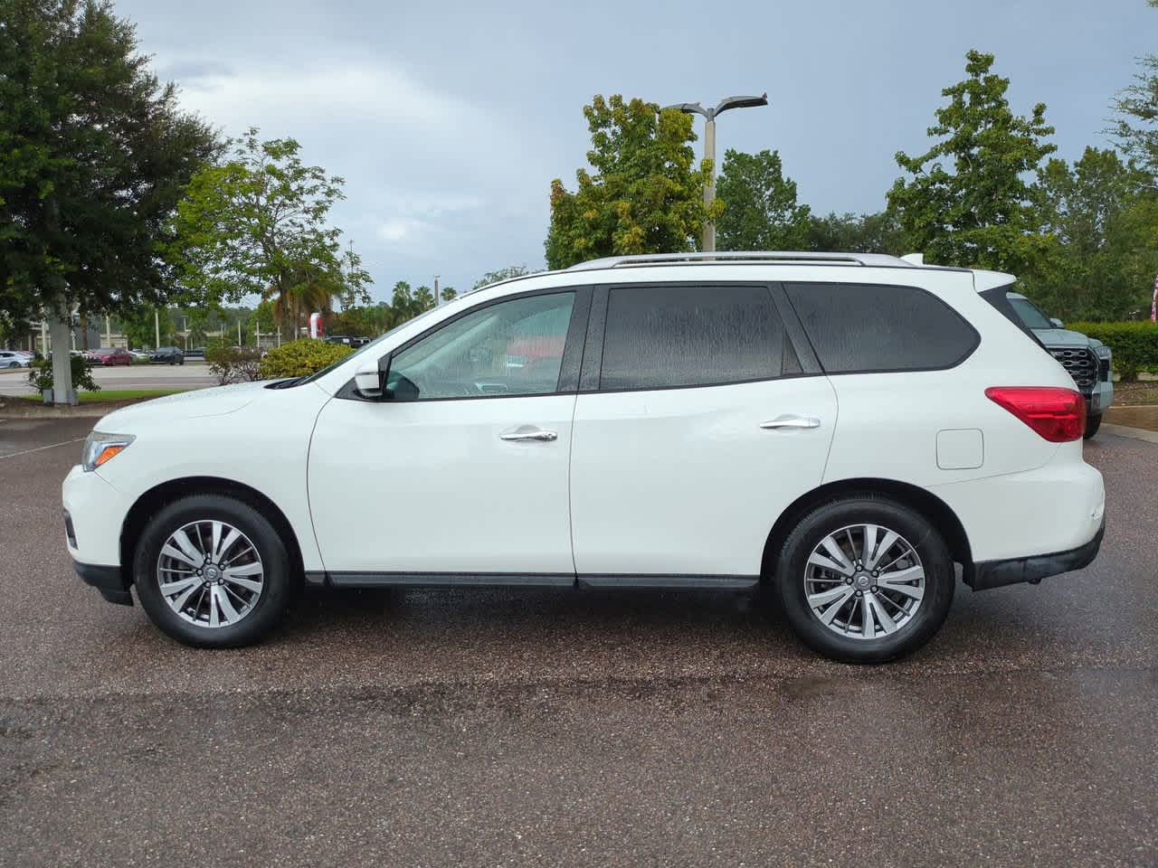Thumbnail: 2020 Nissan Pathfinder - 2