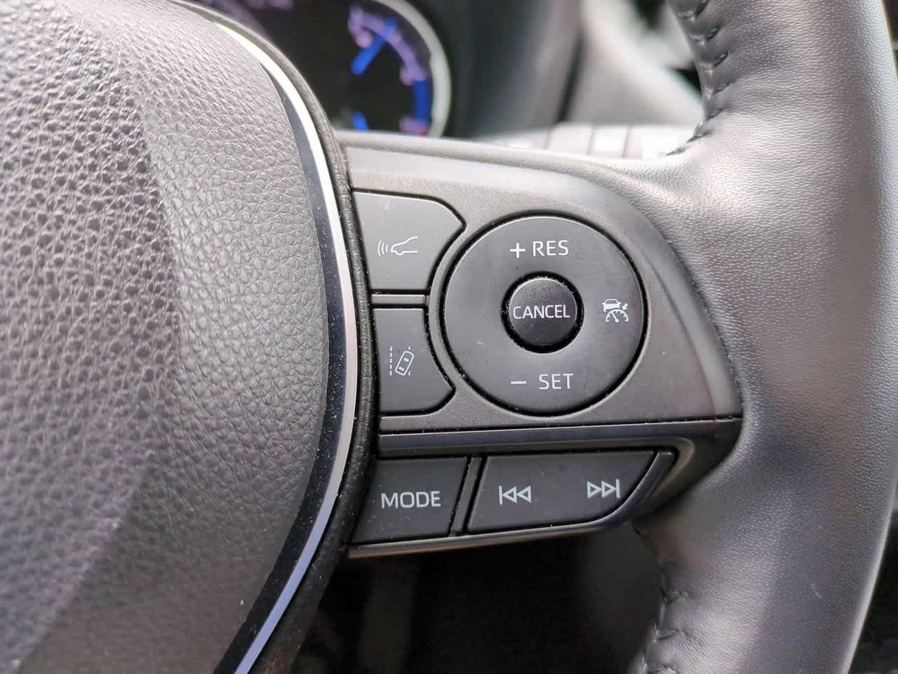 2023 Toyota RAV4 XLE 25