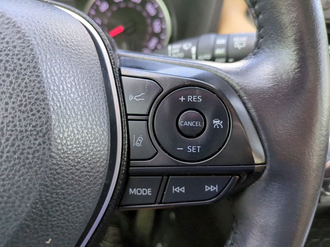 Thumbnail: 2019 Toyota RAV4 - 25