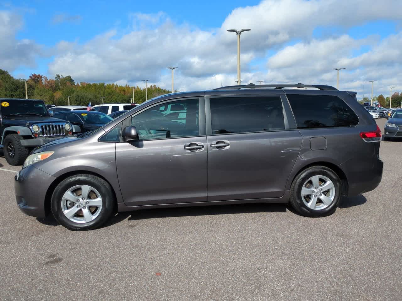 Thumbnail: 2012 Toyota Sienna - 3