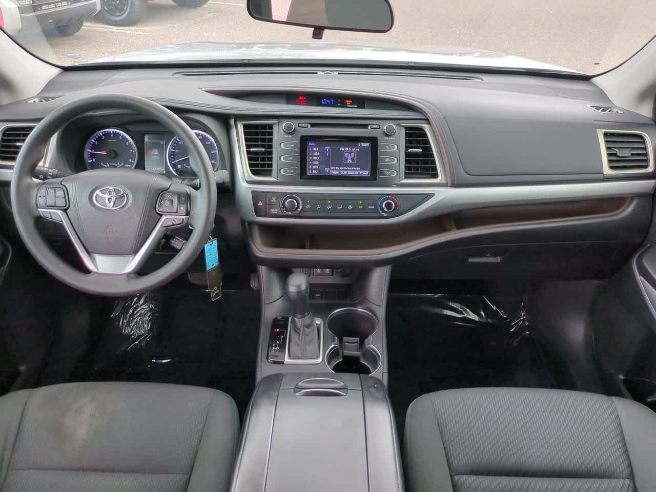 Thumbnail: 2017 Toyota Highlander - 15