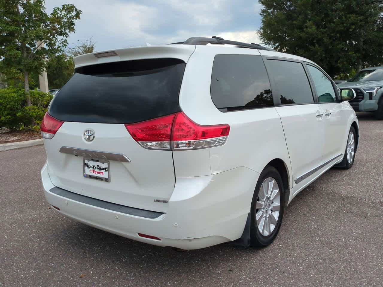 Thumbnail: 2011 Toyota Sienna - 6