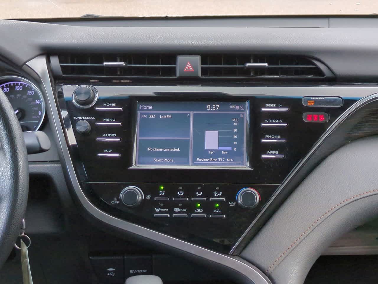 Thumbnail: 2019 Toyota Camry - 16