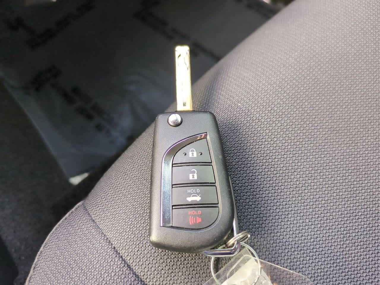 Thumbnail: 2025 Toyota Corolla - 25