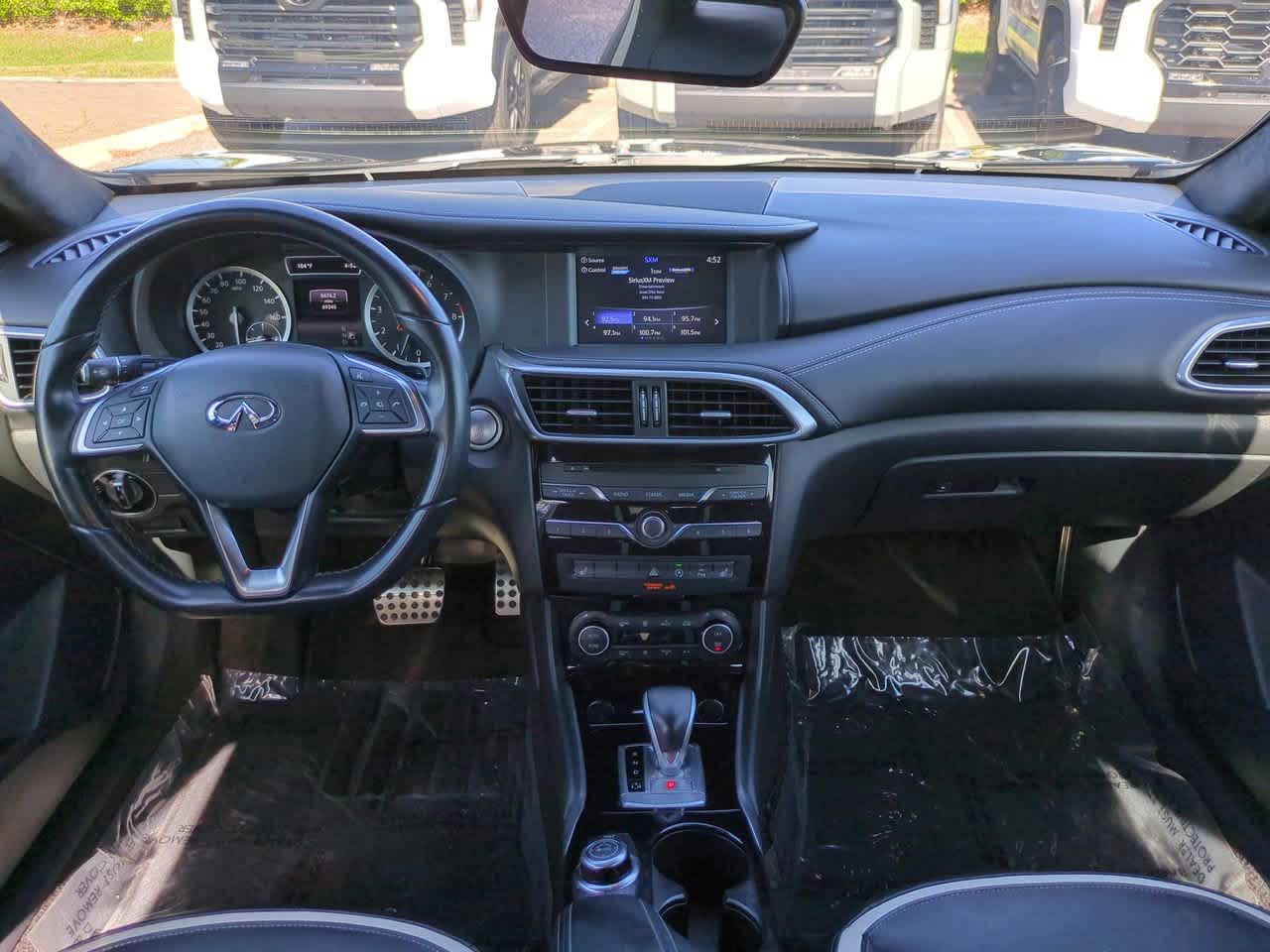 Thumbnail: 2017 INFINITI QX30 - 14