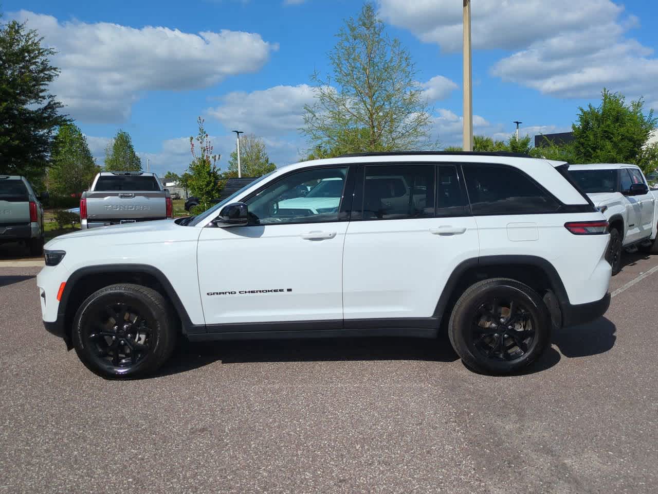 Thumbnail: 2025 Jeep Grand Cherokee - 3