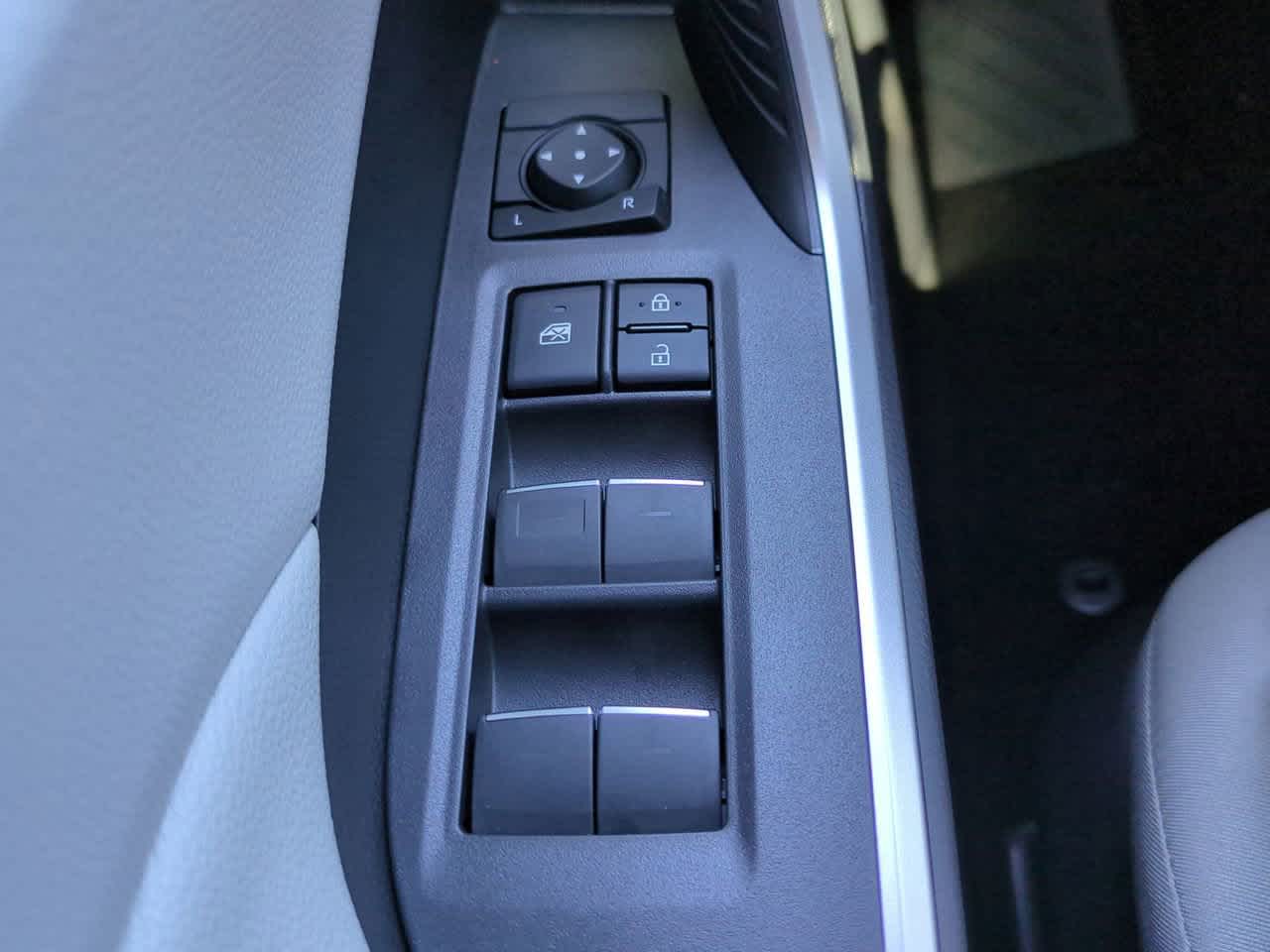 Thumbnail: 2025 Toyota RAV4 - 21