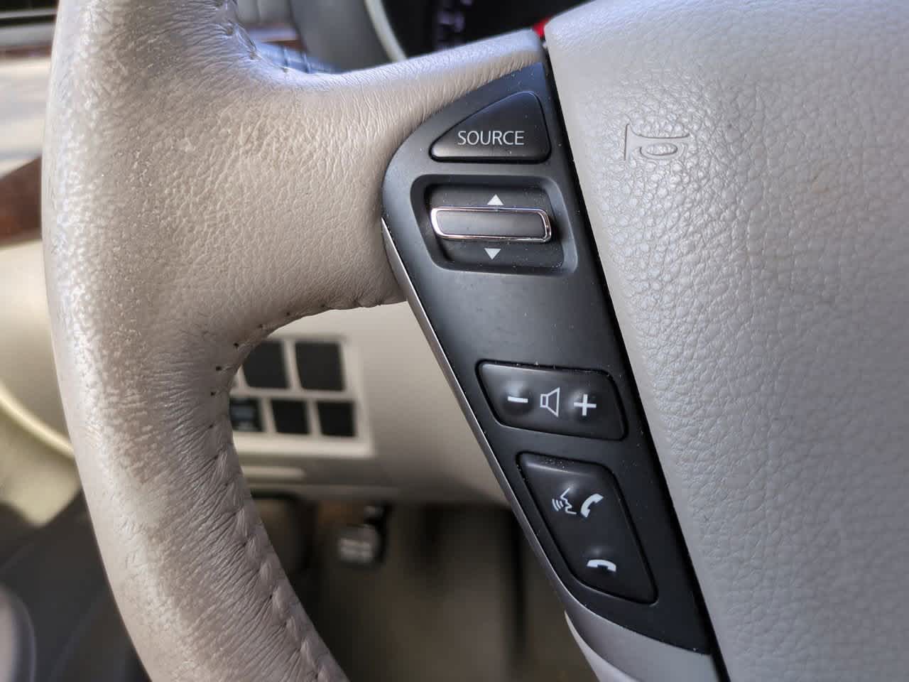 Thumbnail: 2015 Nissan Quest - 22