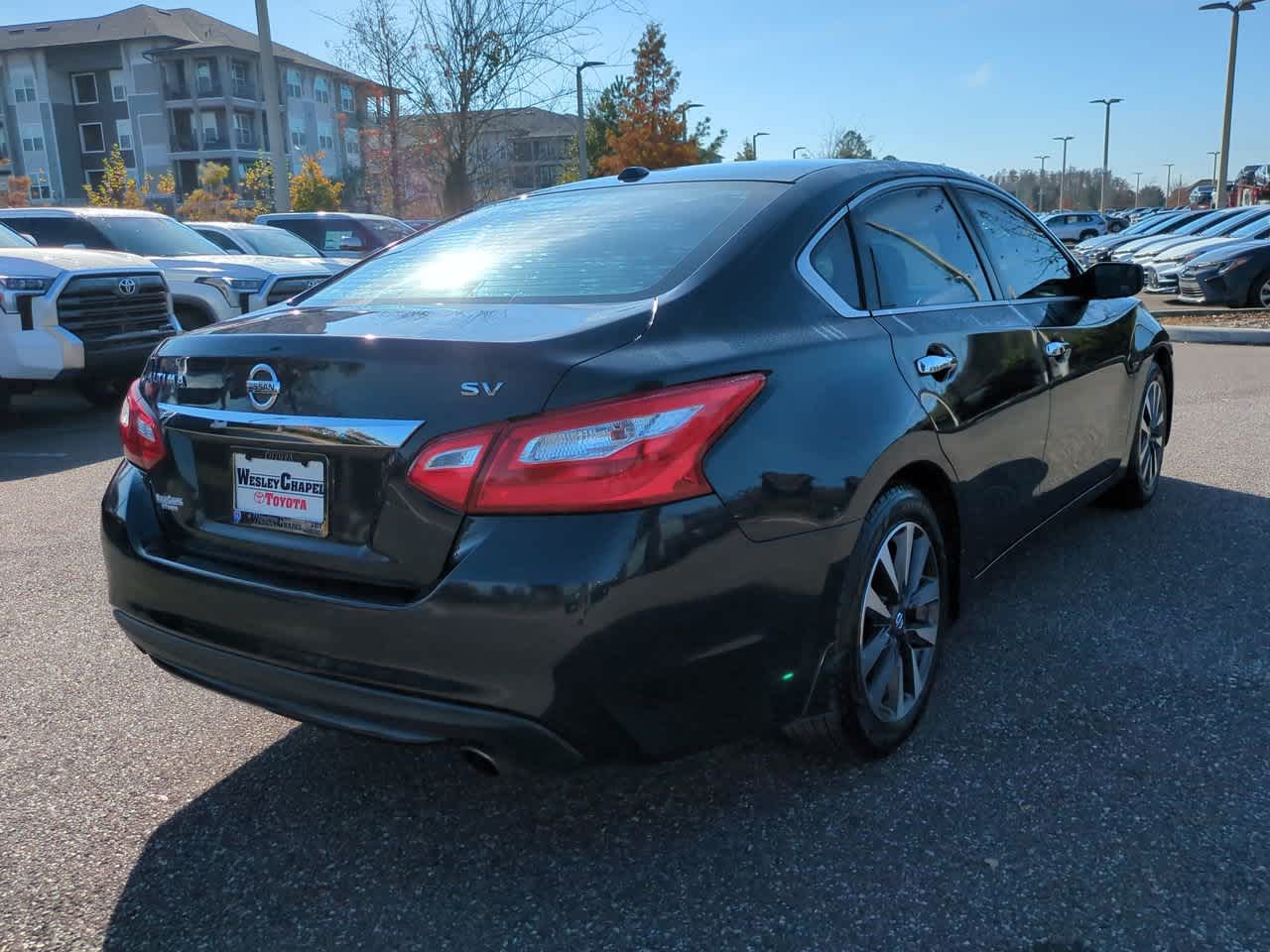 Thumbnail: 2017 Nissan Altima - 6