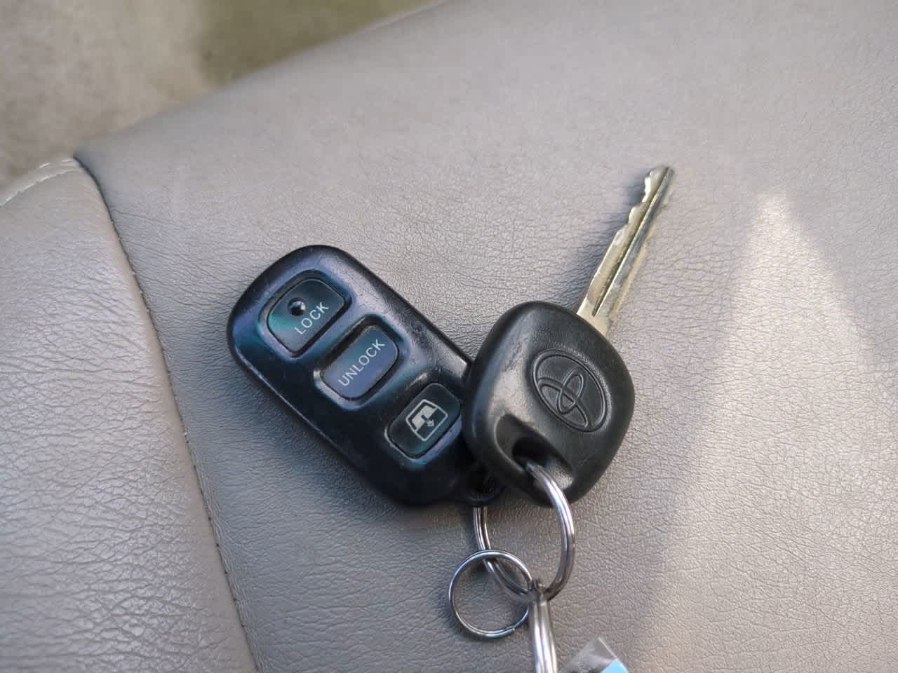 Thumbnail: 2004 Toyota 4Runner - 23