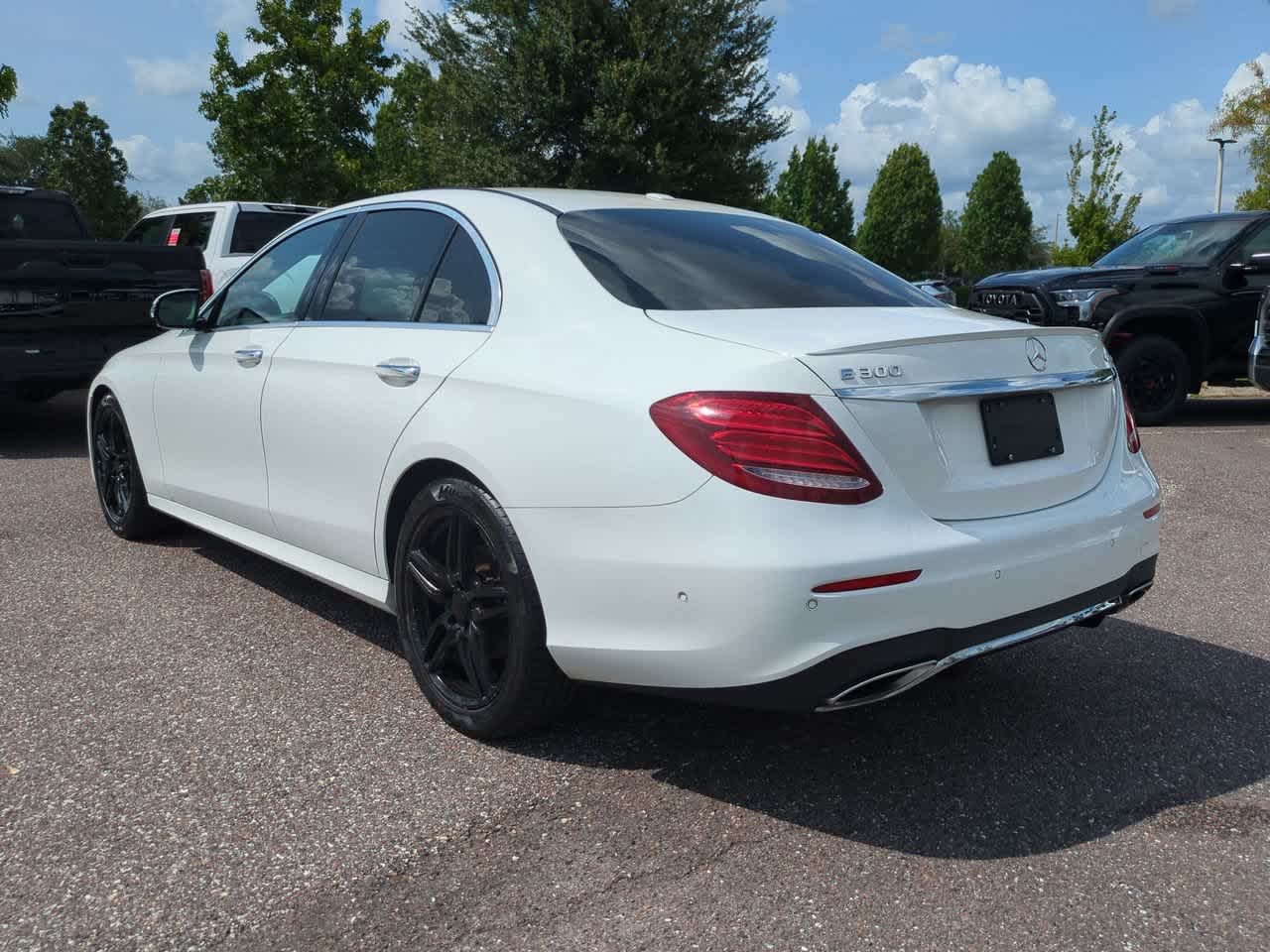 Thumbnail: 2017 Mercedes-Benz E-Class - 4