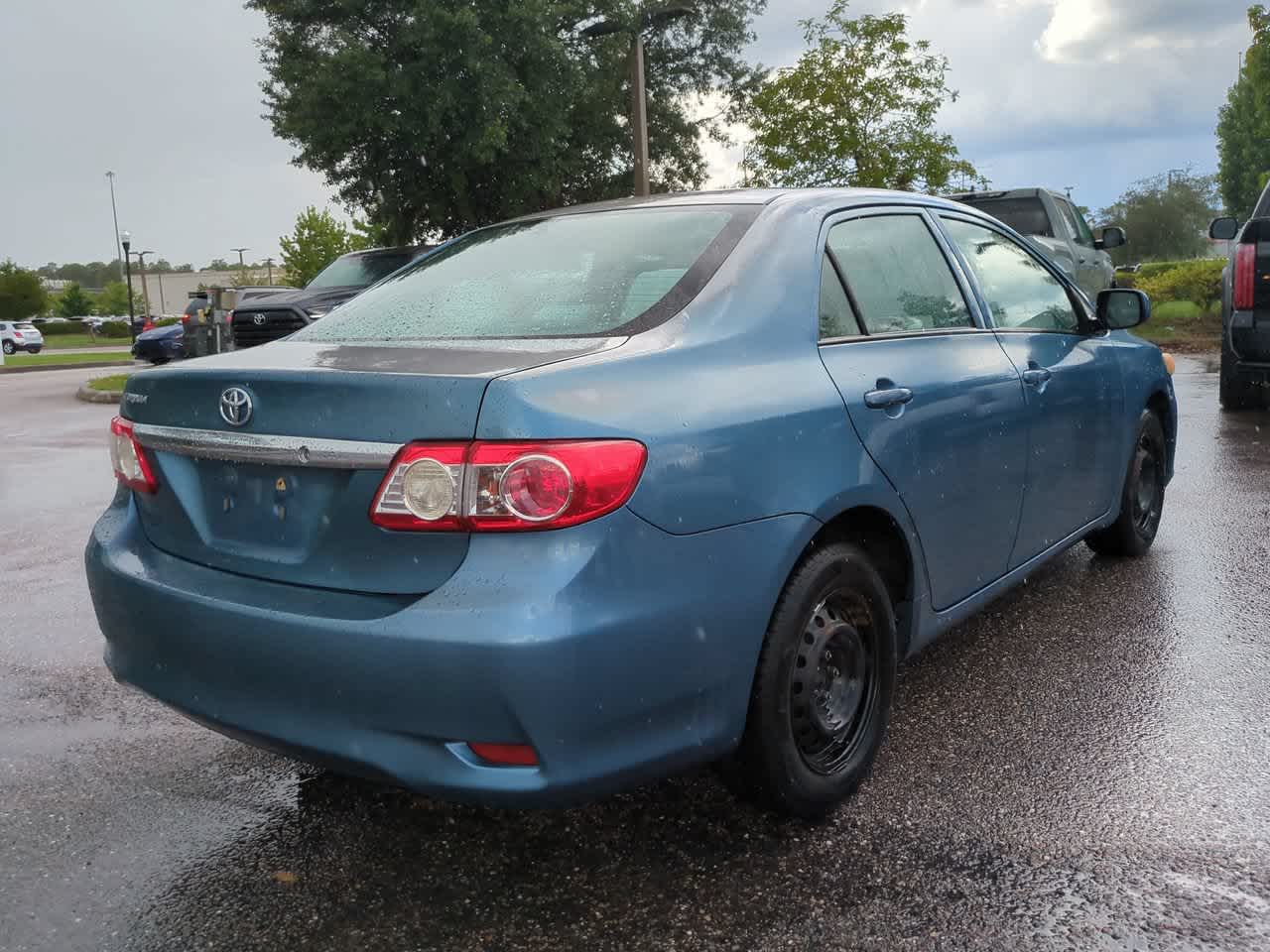 Thumbnail: 2013 Toyota Corolla - 6