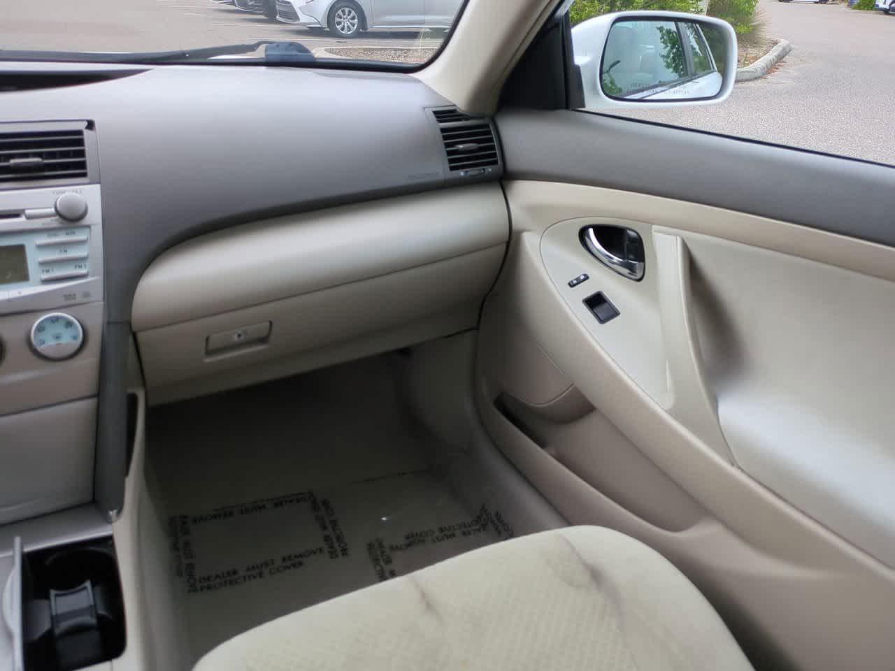 Thumbnail: 2009 Toyota Camry - 16