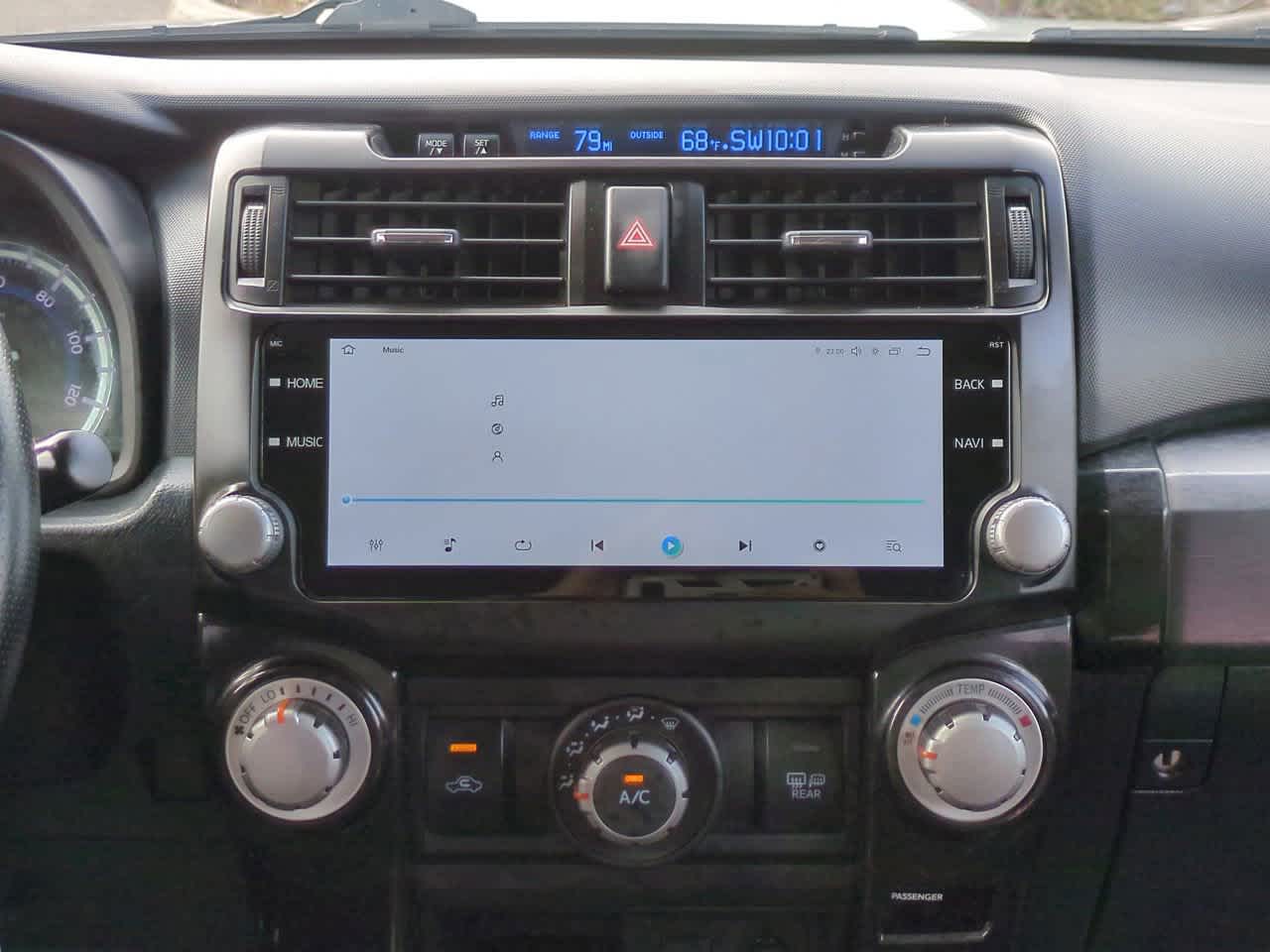 Thumbnail: 2014 Toyota 4Runner - 17