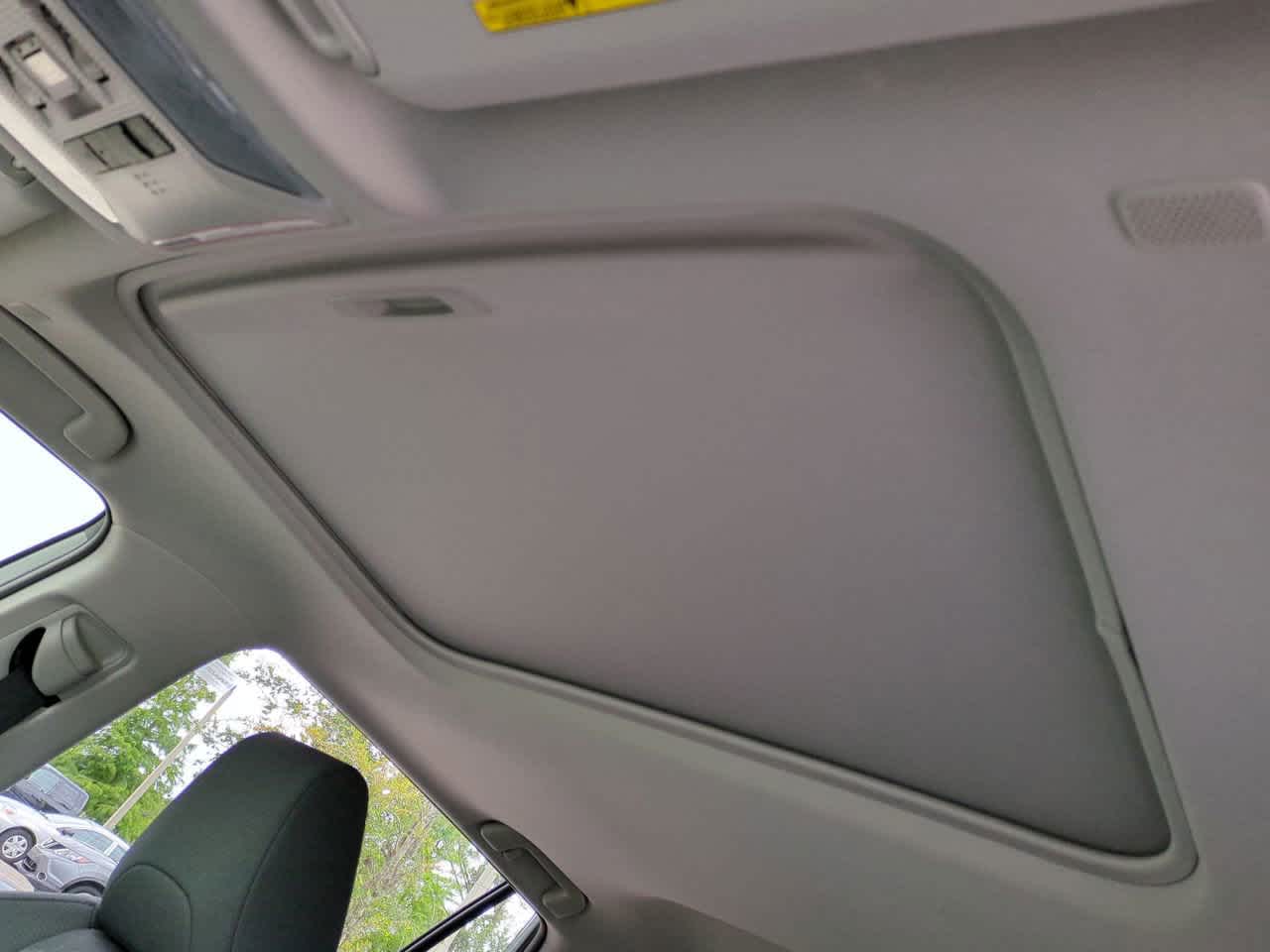 2023 Toyota RAV4 XLE 19