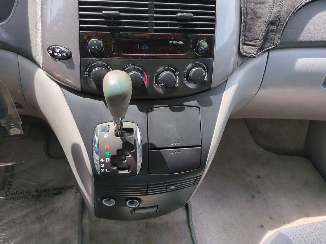Thumbnail: 2008 Toyota Sienna - 13