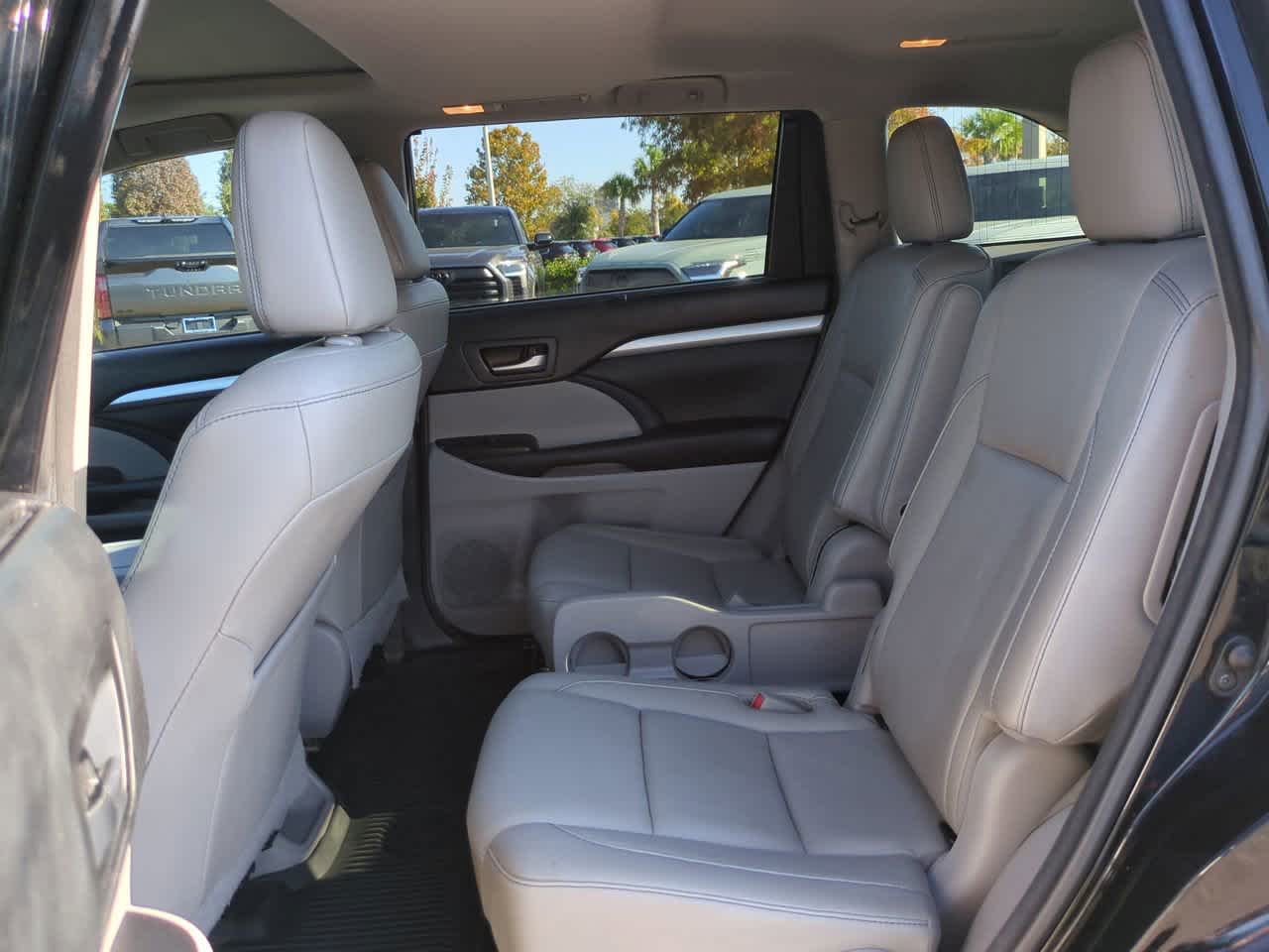 Thumbnail: 2018 Toyota Highlander - 14