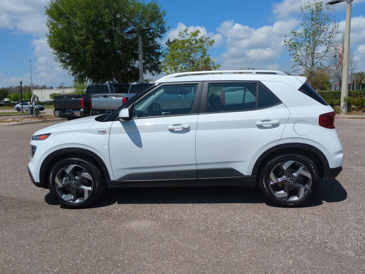 Thumbnail: 2025 Hyundai Venue - 3