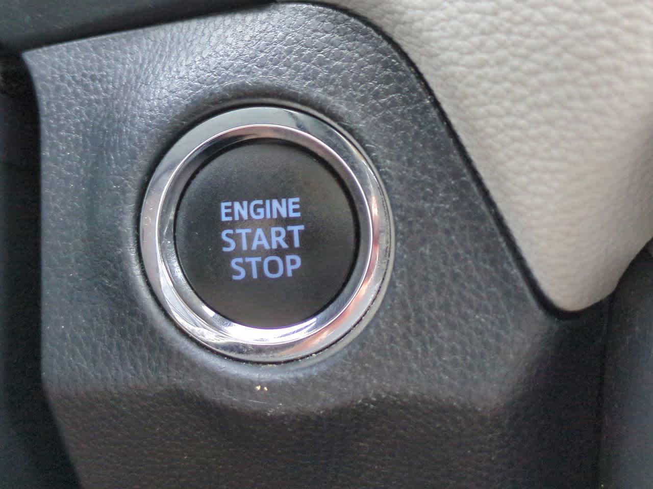 Thumbnail: 2020 Toyota RAV4 - 25