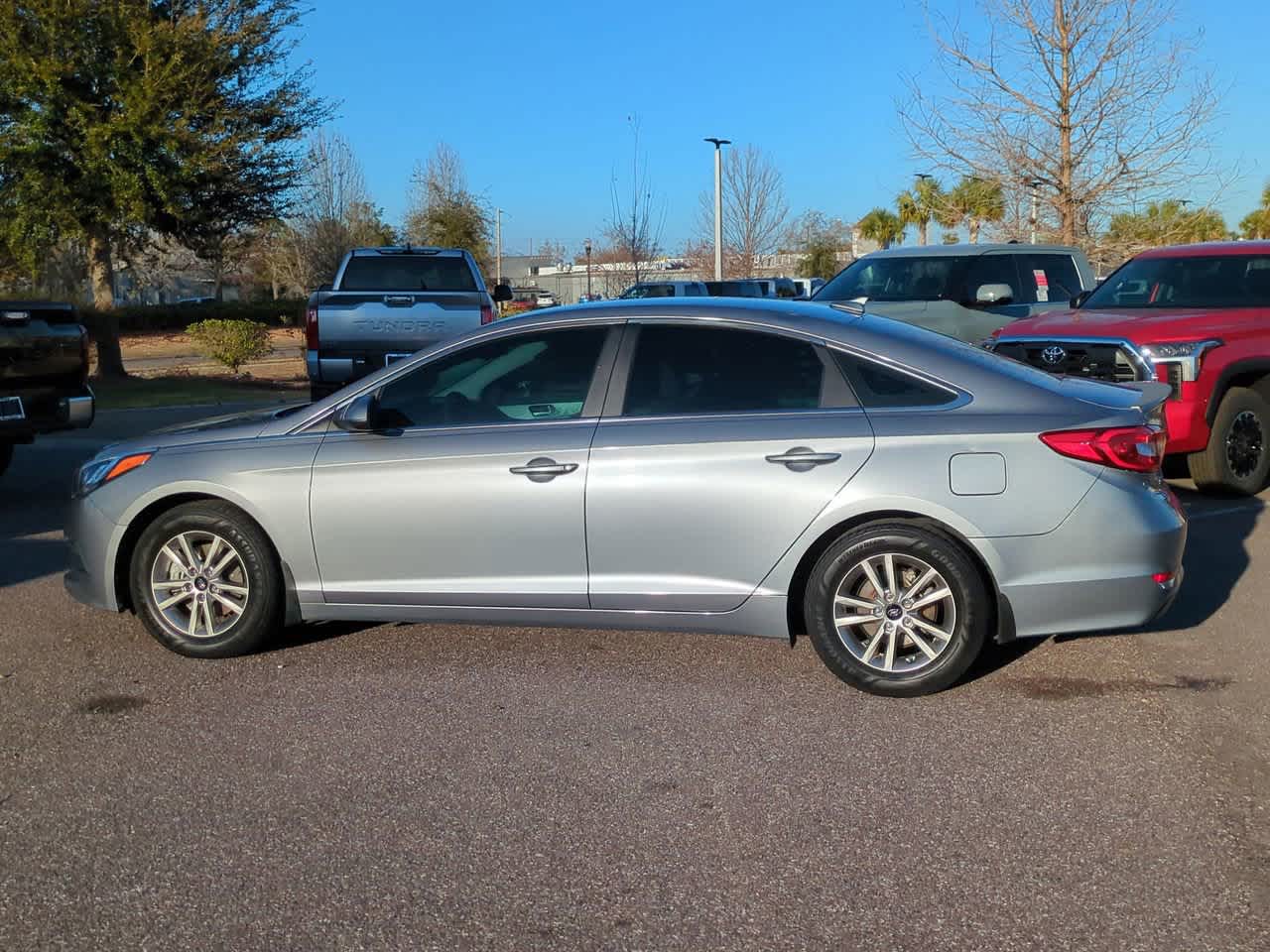 Thumbnail: 2015 Hyundai Sonata - 3