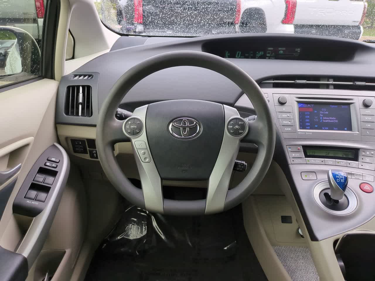 Thumbnail: 2014 Toyota Prius - 14