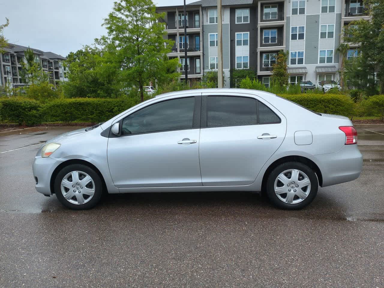 Thumbnail: 2012 Toyota Yaris - 3