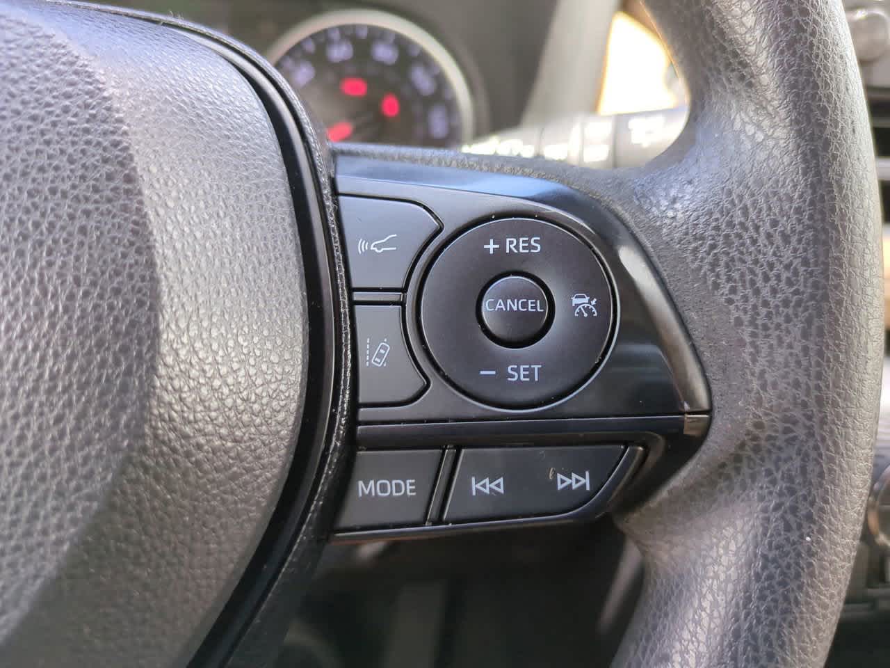 Thumbnail: 2019 Toyota RAV4 - 25