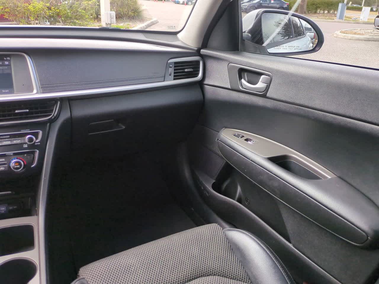 Thumbnail: 2019 Kia Optima - 16