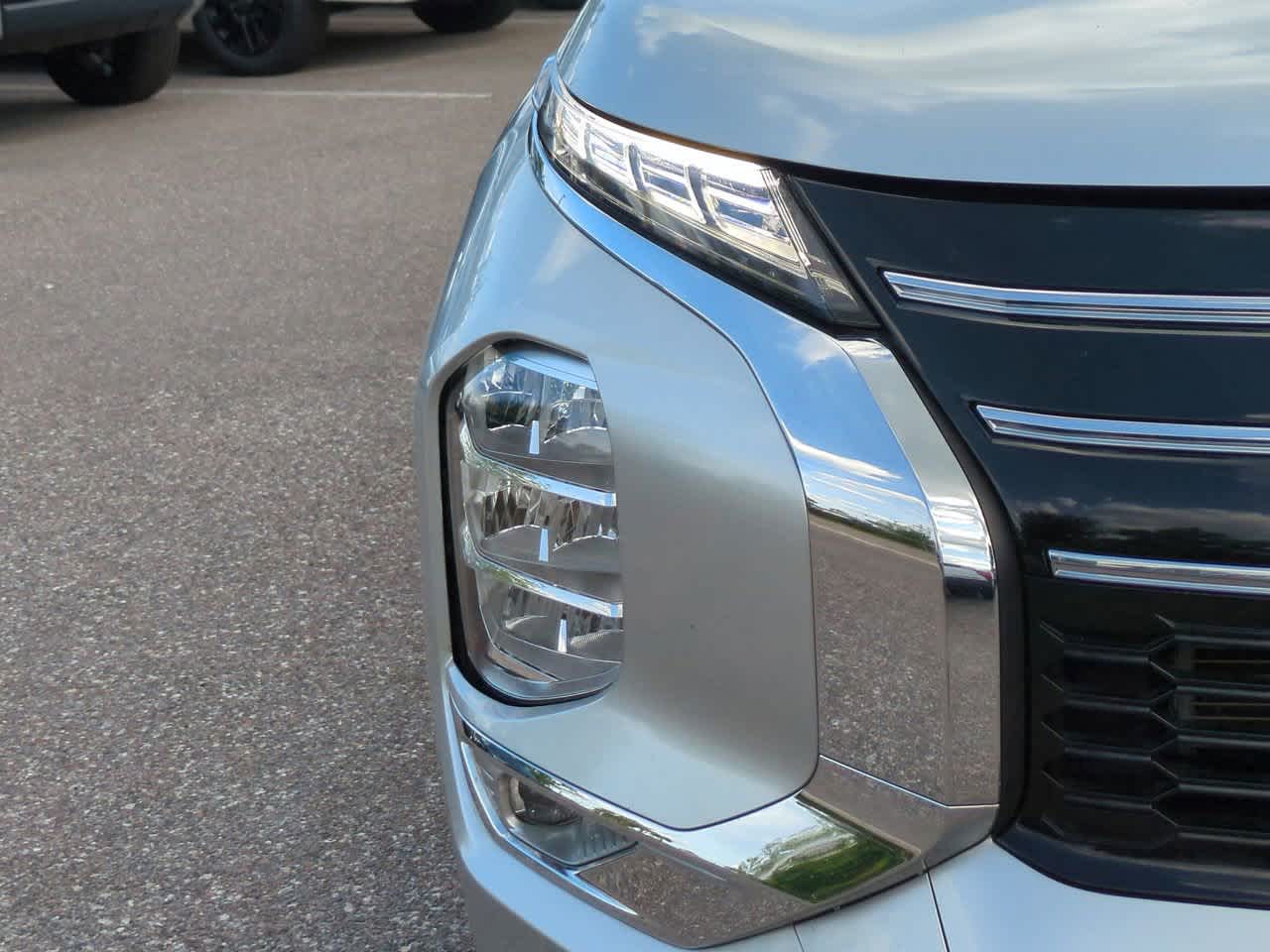 Thumbnail: 2025 Mitsubishi Outlander - 10