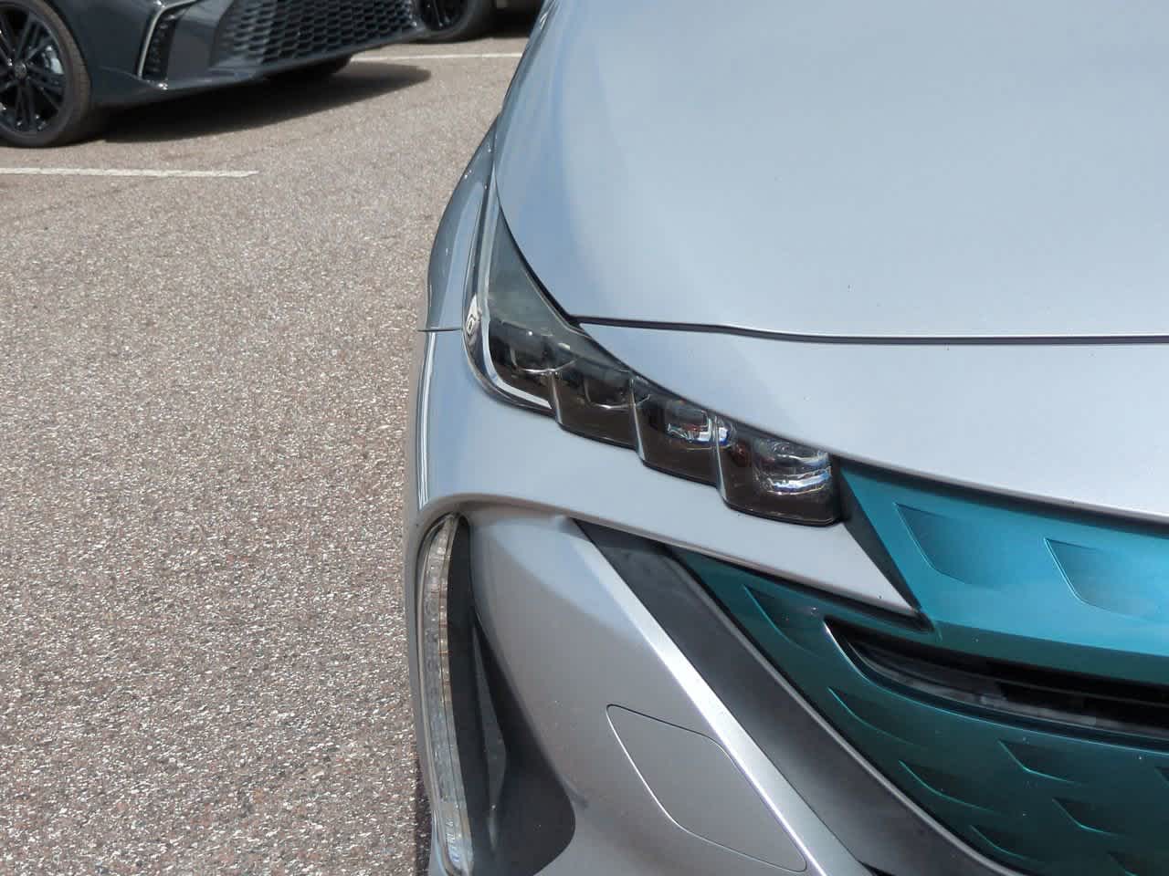 Thumbnail: 2017 Toyota Prius Prime - 10