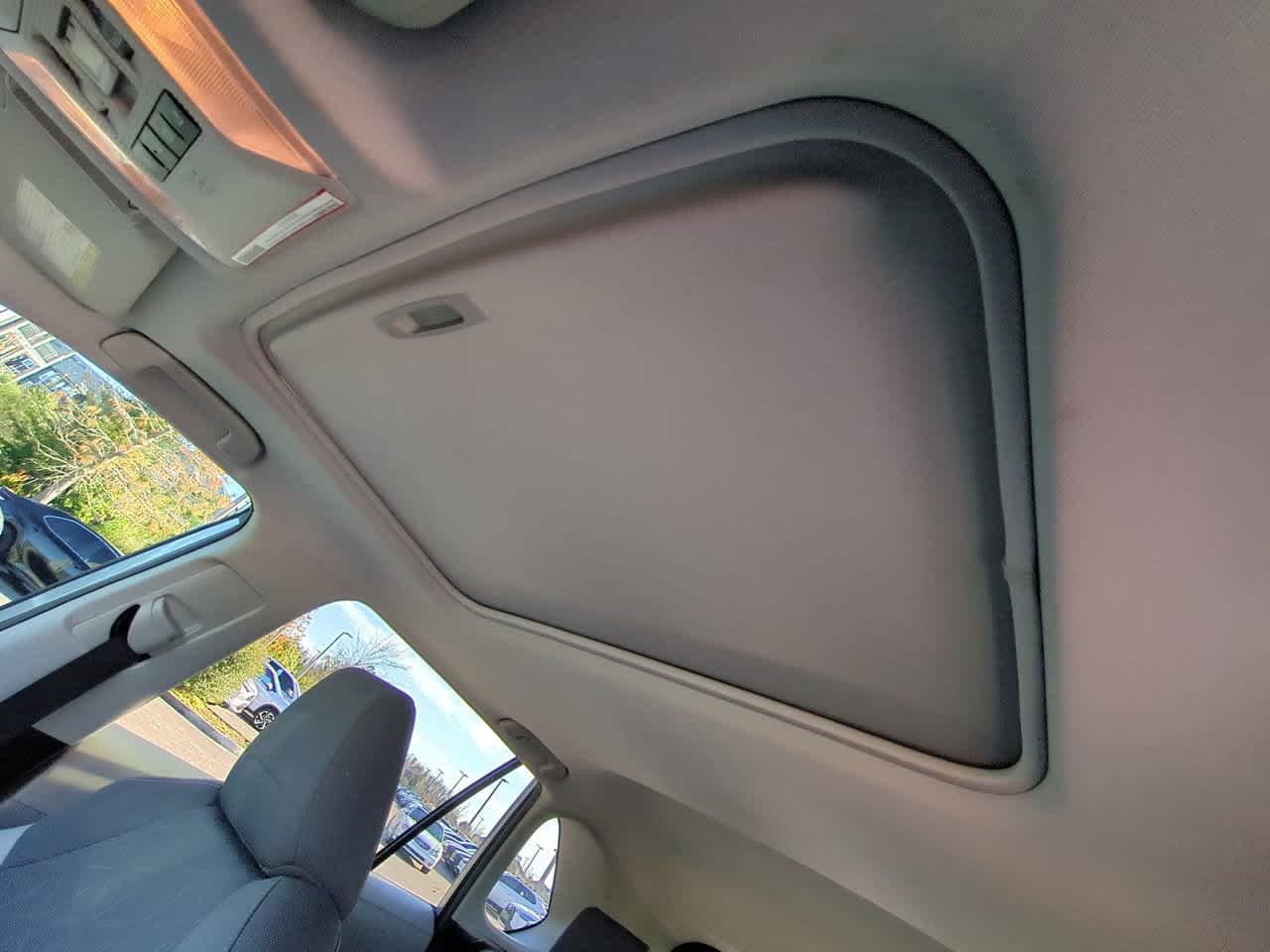 Thumbnail: 2019 Toyota RAV4 - 18