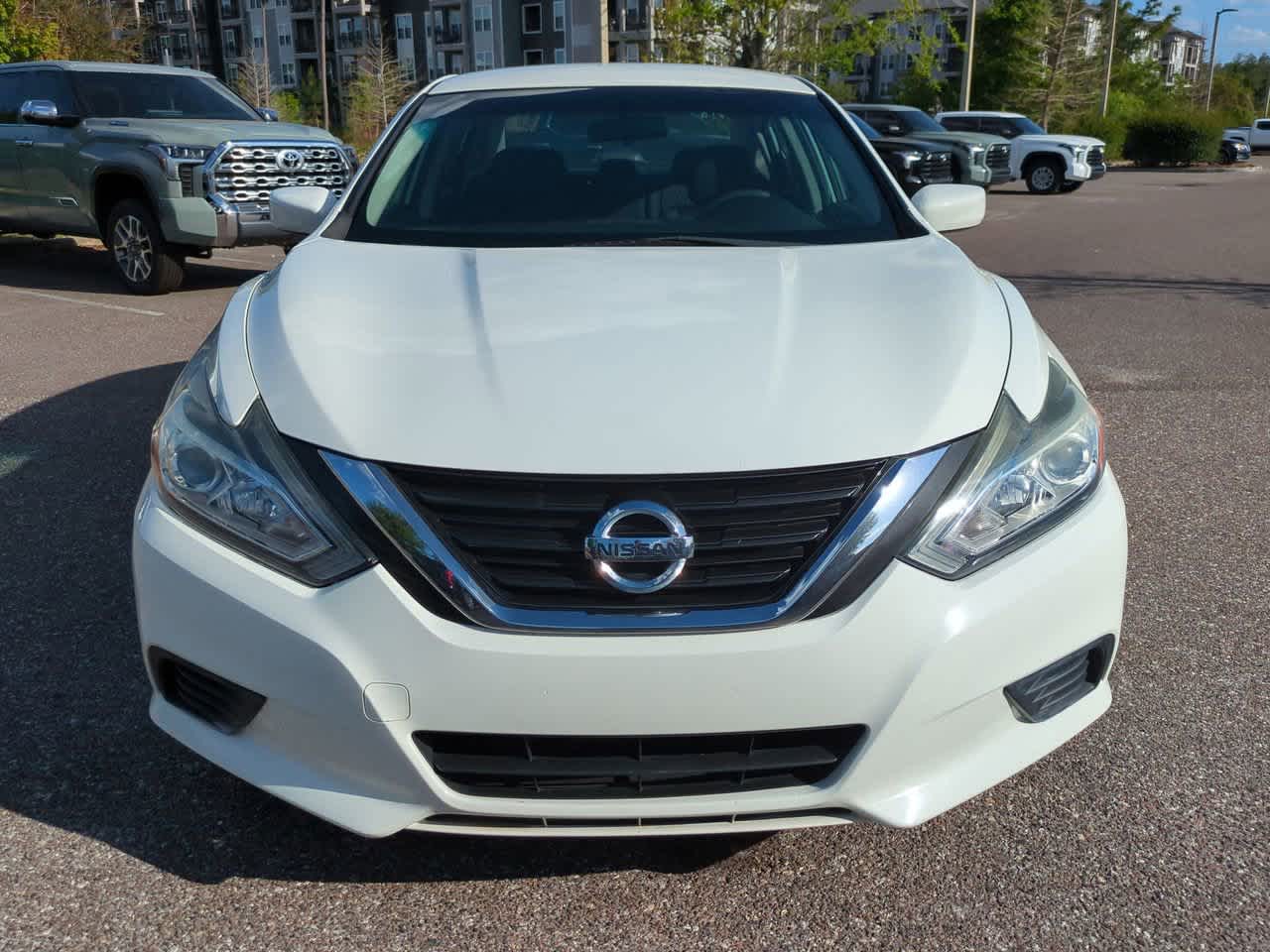 Thumbnail: 2018 Nissan Altima - 9