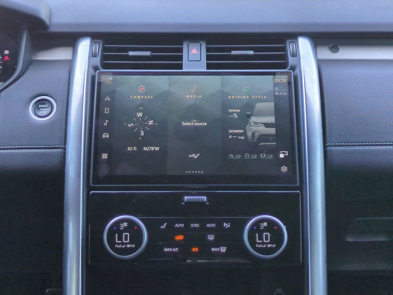 Thumbnail: 2021 Land Rover Discovery - 17