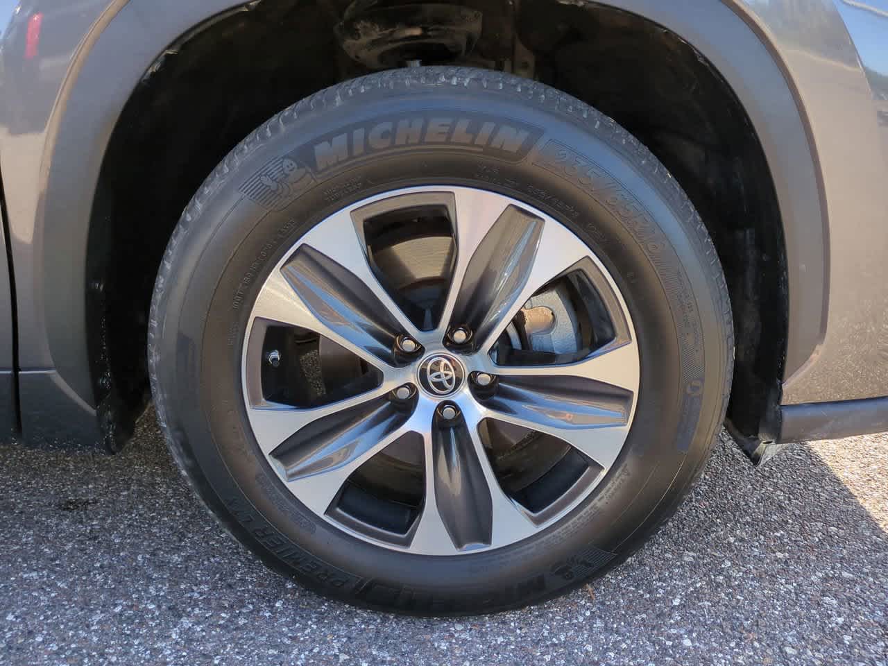 Thumbnail: 2023 Toyota Highlander - 11