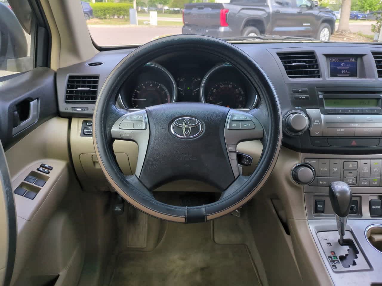 Thumbnail: 2010 Toyota Highlander - 16