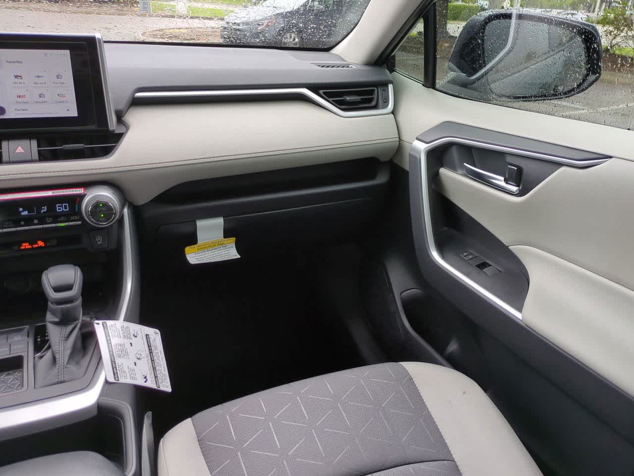 Thumbnail: 2025 Toyota RAV4 - 16