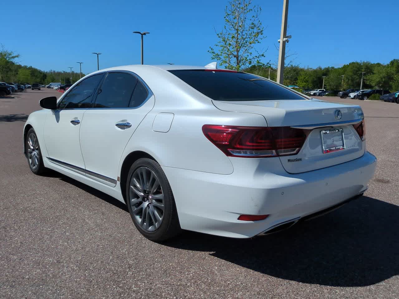 Thumbnail: 2014 Lexus LS - 4