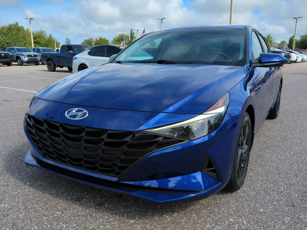 Thumbnail: 2022 Hyundai Elantra - 2