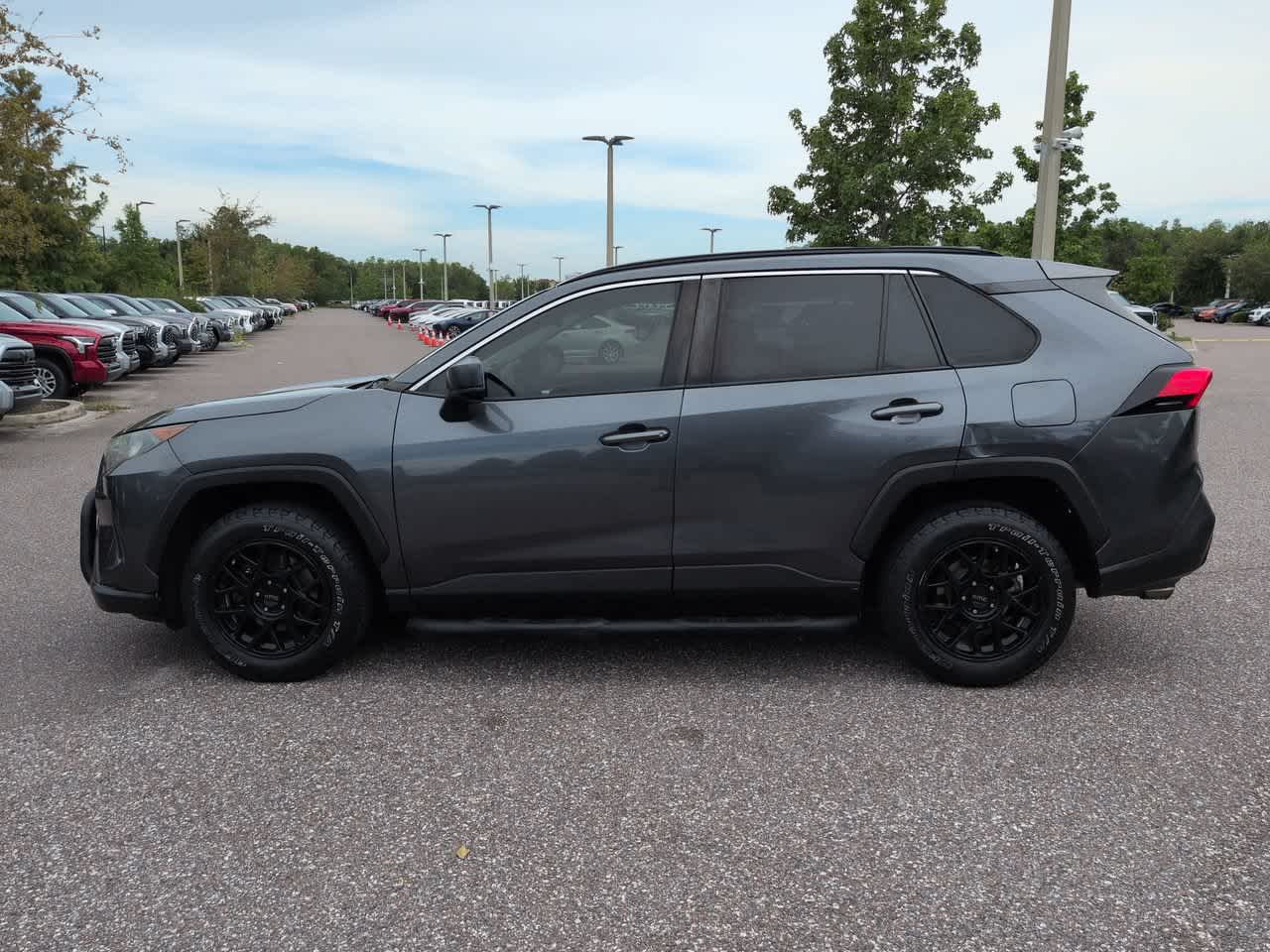 Thumbnail: 2019 Toyota RAV4 - 3